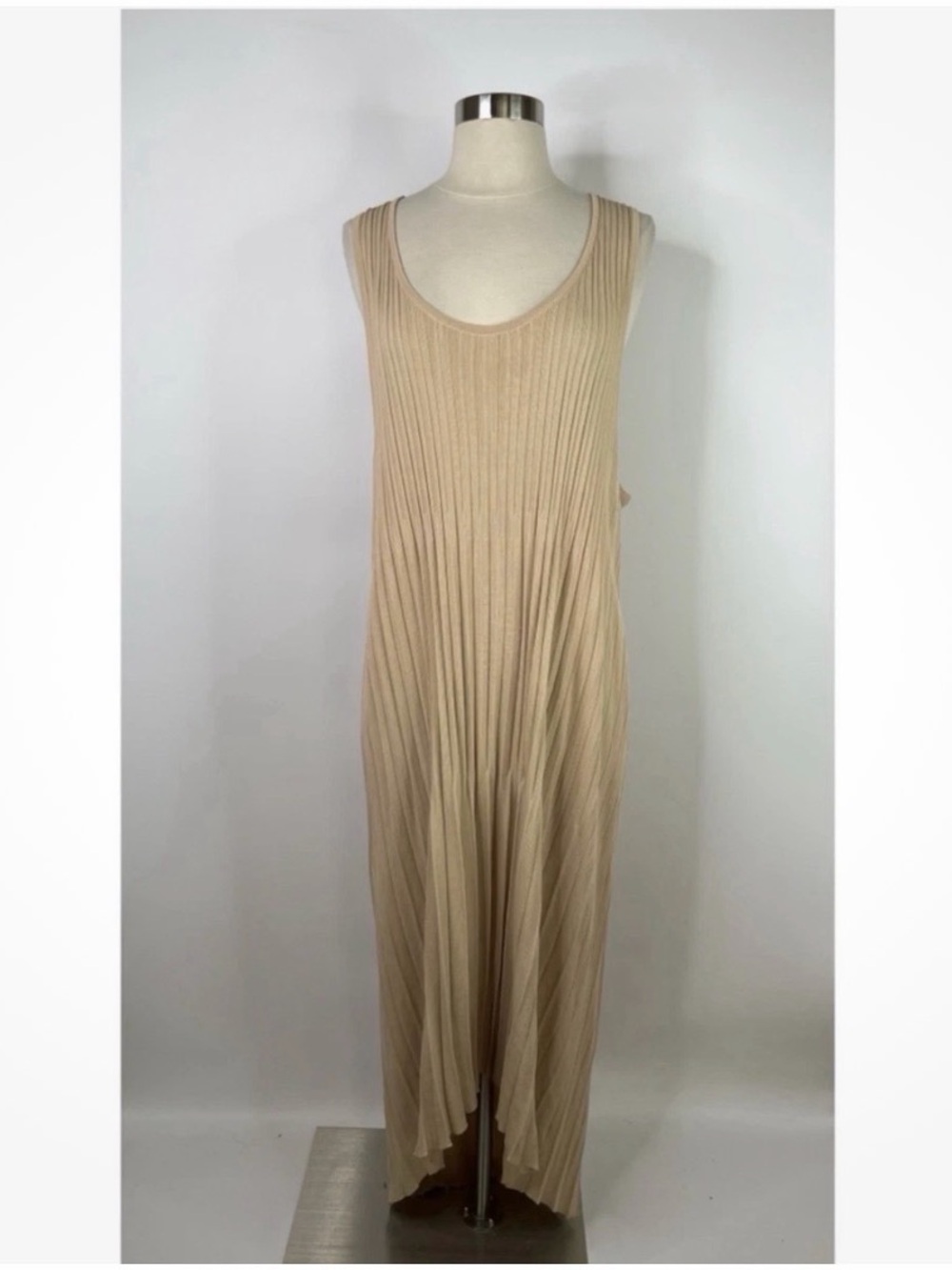 Marla Wynne Ribbed Sleeveless Stretch Maxi Dress